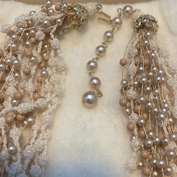Beautiful vintage faux pearl necklace - Picture 4 of 10